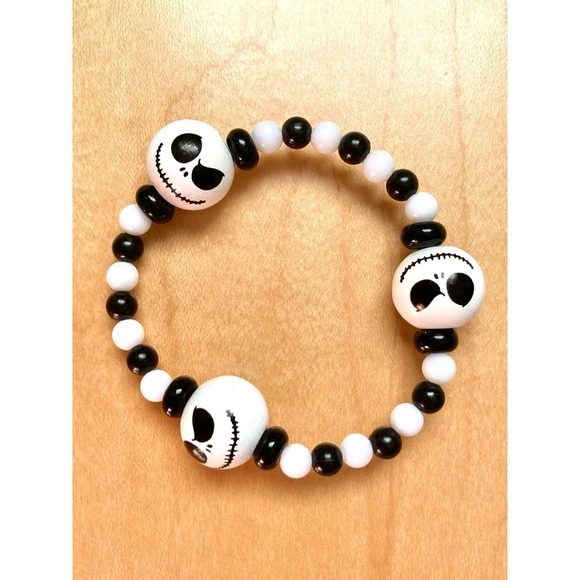 Skeleton Bracelets Skull Halloween  Spooky White Black Shiny AB Beads New - Picture 1 of 4